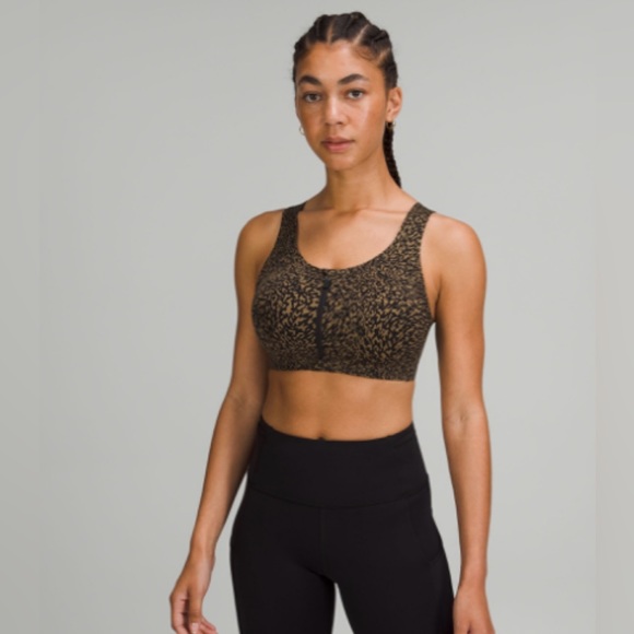 Lululemon enlite front zip sports bra - 32DD - never worn - Picture 1 of 3